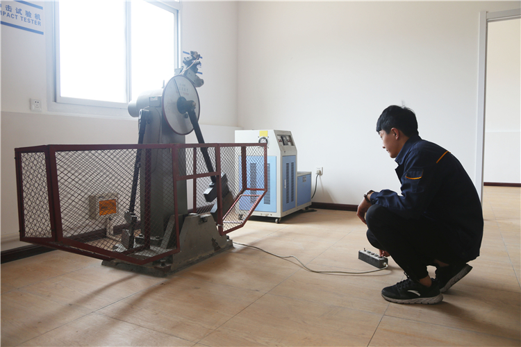 沖擊試驗機(jī)